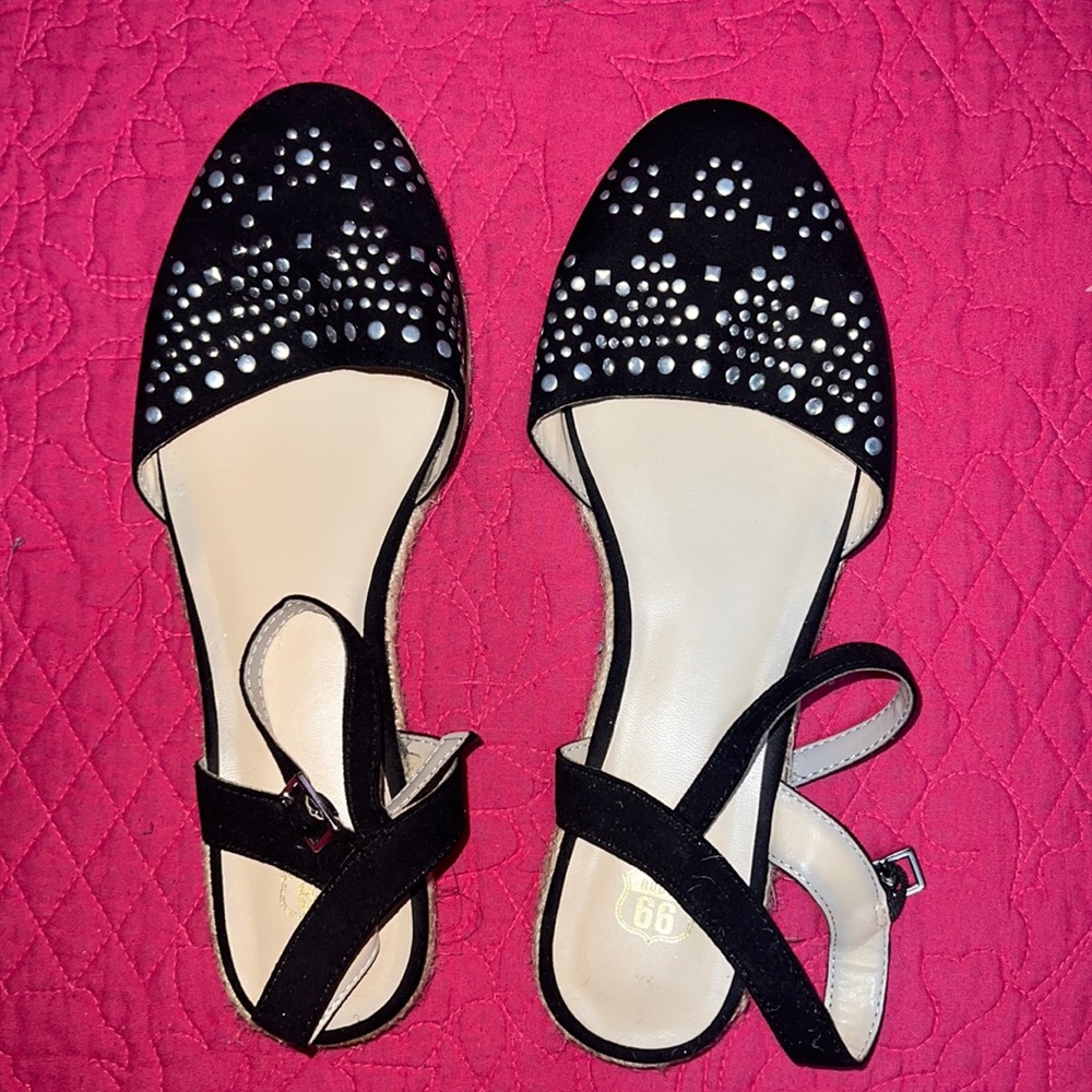 BLACK CLOSE SHOES